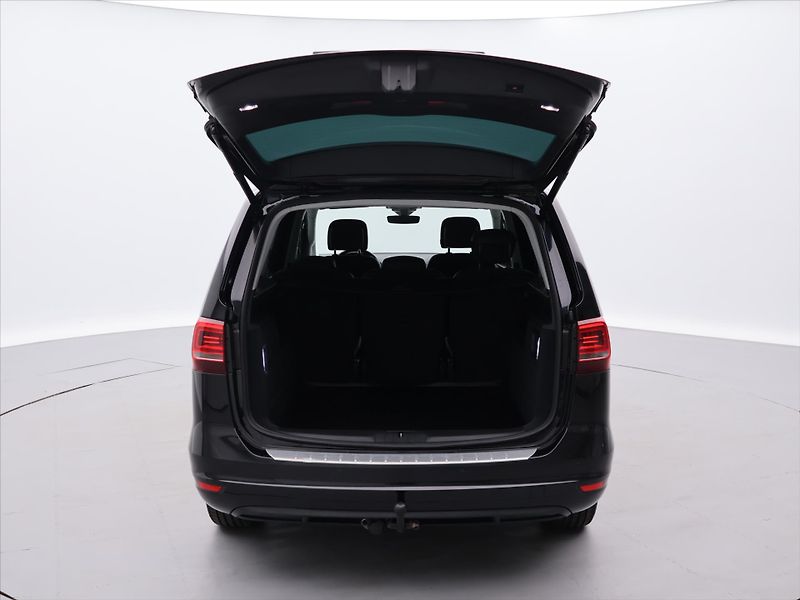 Volkswagen Sharan 2,0 TDI 130kW DSG 4Motion CZ - fotka 9 z 33