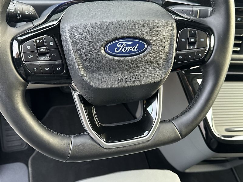 Ford Tourneo Custom 2,0 170PS  L2 Titanium X A/T 4 - fotka 31 z 58