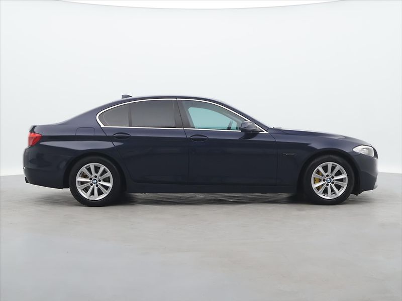 BMW Řada 5 3,0 535i 225kW Aut.klima Kůže - fotka 8 z 41