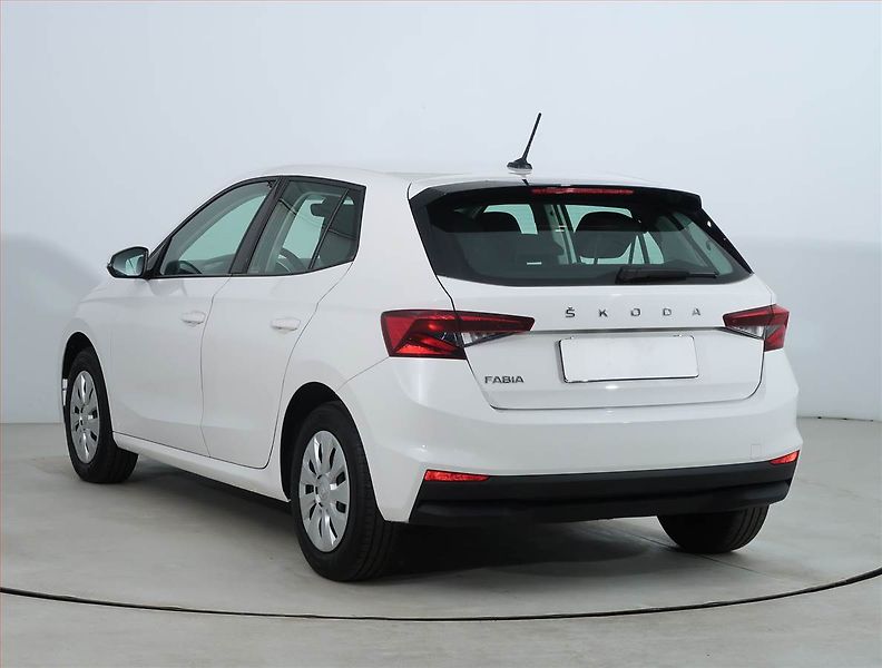 Škoda Fabia (2023) Ambition Plus 1.0, Serv.kniha - fotka 4 z 15