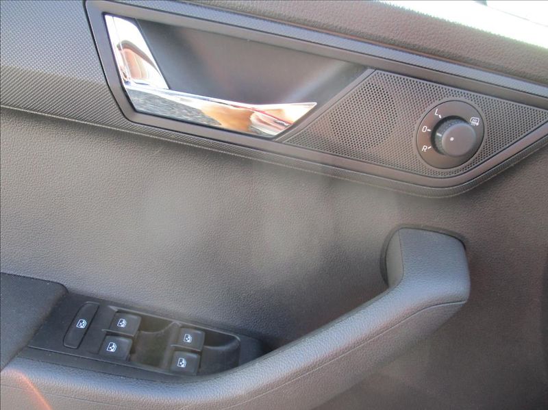Škoda Fabia 1,0 TSI, klima,servis,DPH,CZ, - fotka 22 z 27