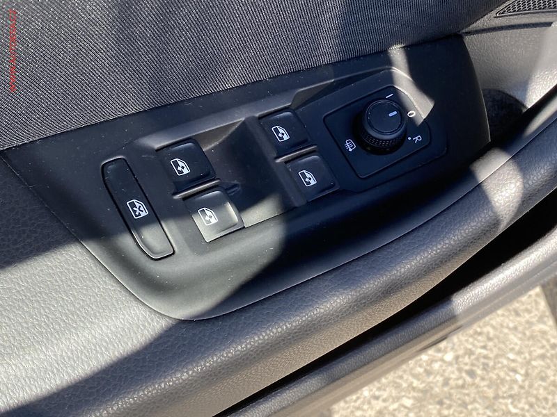 Volkswagen Passat (2020) 2.0 TDi, Business, navi, +ALU - fotka 11 z 18