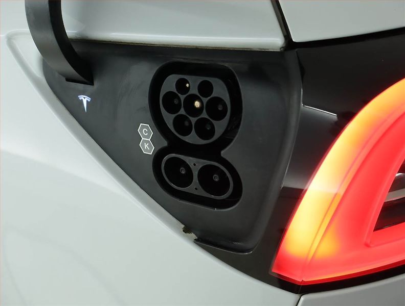 Tesla Model Y (2022) RWD LFP 60kWh, SoH 94% - fotka 18 z 19