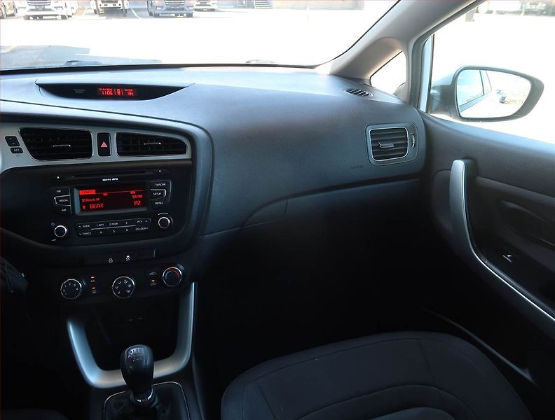 Kia Ceed (2013) 1.4 CVVT, ČR,1.maj, Serv.kniha - fotka 8 z 17