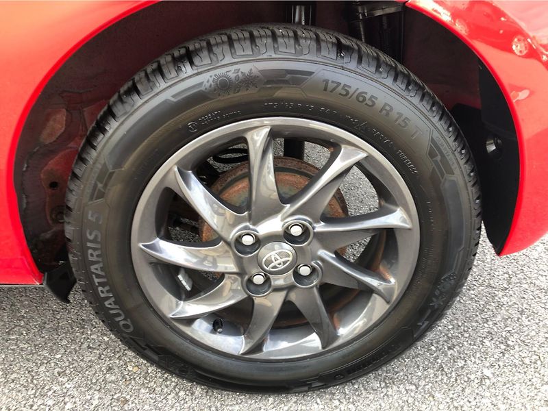 Toyota Yaris 1.33  VVT-i, Automat - fotka 14 z 28