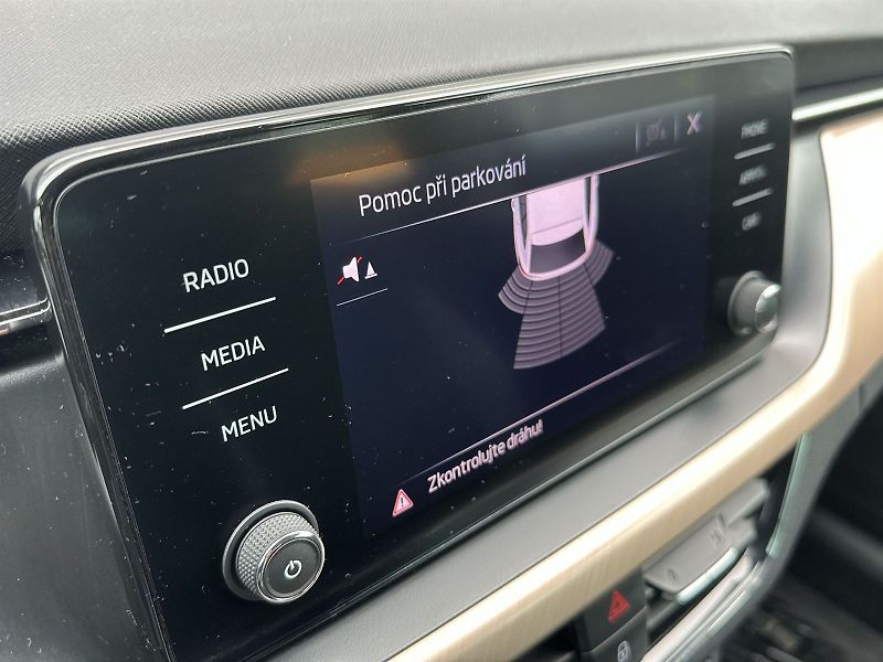 Škoda Scala (2023) 1.5 TSI Style - fotka 13 z 30