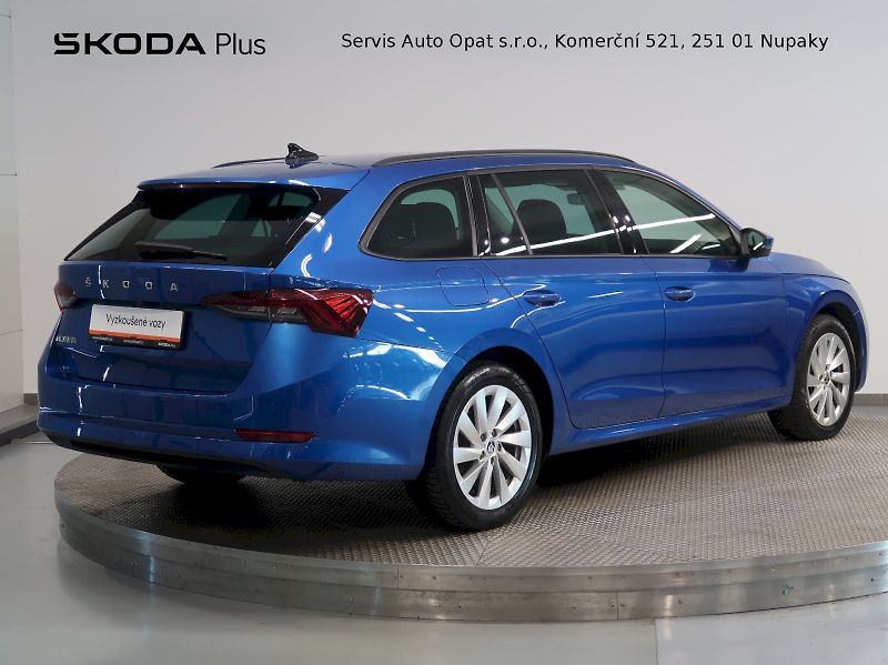 Škoda Octavia (2024) FRESH PLUS 1.5TSI 110KW KAMERA - fotka 2 z 38