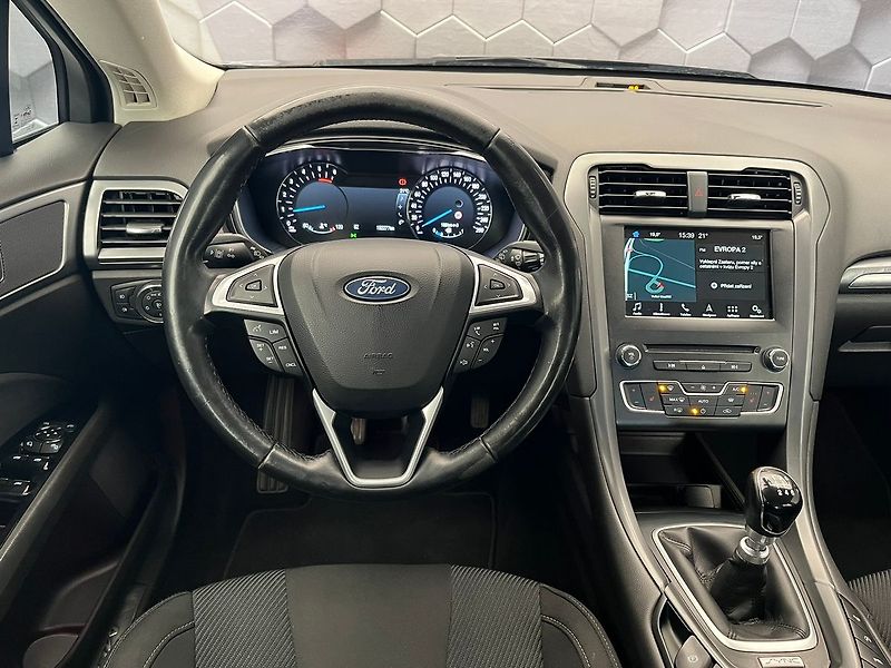 Ford Mondeo 2.0 TDCi Titanium manuál Cebia - fotka 7 z 49