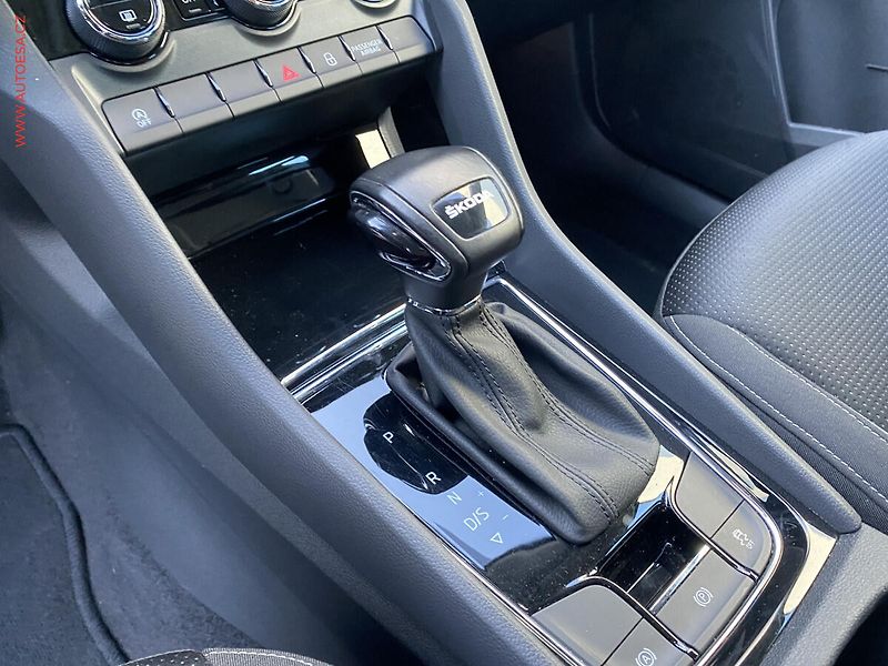 Škoda Karoq (2022) 1.5 TSi, Ambition, DSG, LED - fotka 16 z 20