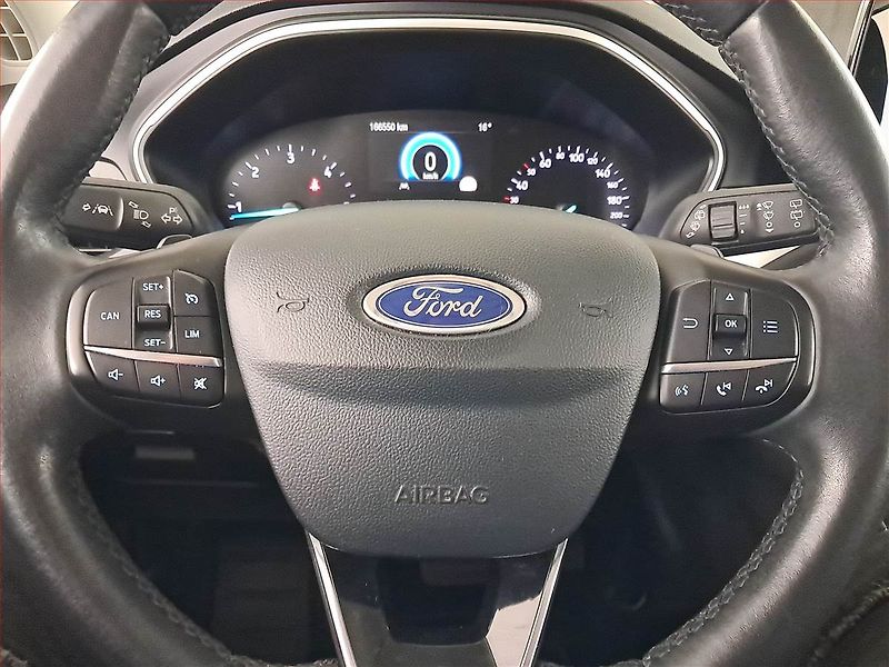 Ford Focus (2019) 1.5 TDCi, Automat, Navi - fotka 25 z 26