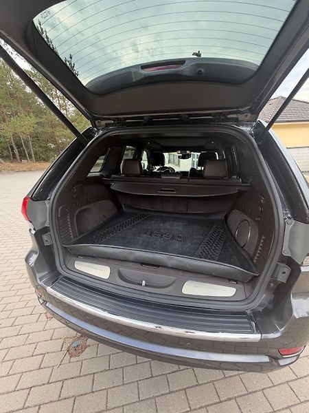 Jeep Grand Cherokee 3.0 D - fotka 11 z 28