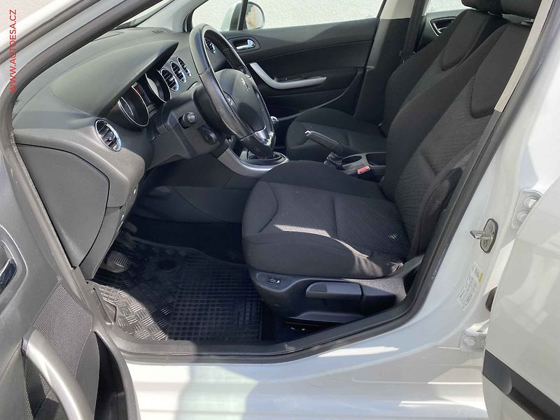 Peugeot 308 (2013) 1.4i 16V, ČR, Access - fotka 9 z 18