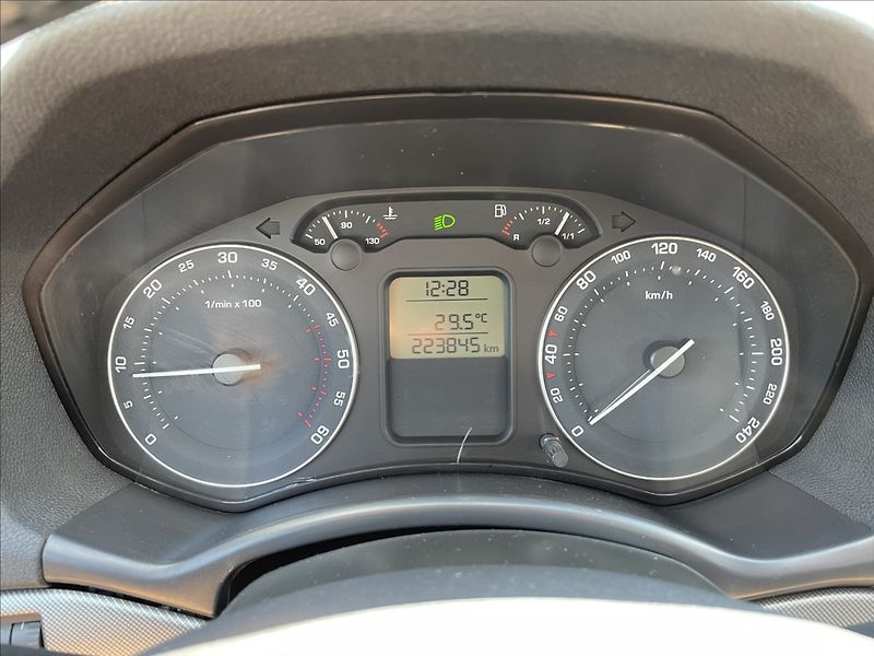 Škoda Octavia 2,0 TDI 103KW 4X4 ČR. - fotka 11 z 30