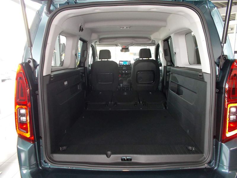 Opel Combo (2026) Elegance Plus L2H1 1.5 CDTI (9 - fotka 16 z 35