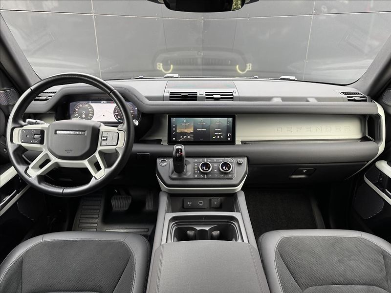 Land Rover Defender 3,0 110 D300 S AWD ZÁRUKA - fotka 14 z 34