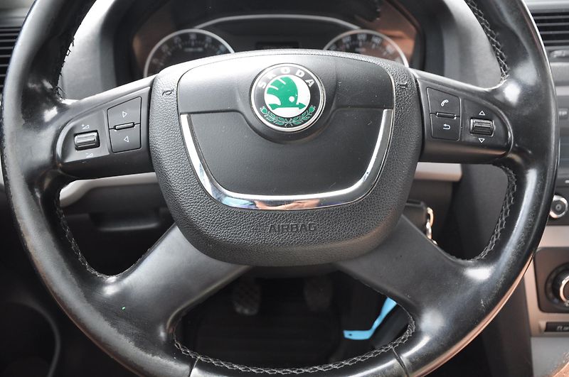 Škoda Octavia II 2.0TDi 103kW KOMBI Ambition - fotka 10 z 13