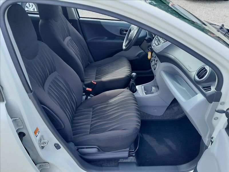 Nissan Pixo 1,0i 50kW - fotka 28 z 41