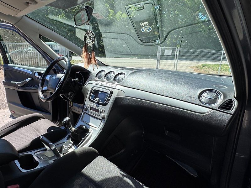 Ford S-MAX (2008) 2.0 TDCi - fotka 17 z 28