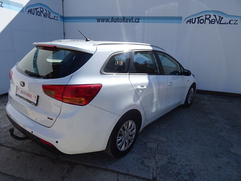 Kia Ceed (2013) 1.6CRDi,94kW,NovéČR,klima - fotka 4 z 21