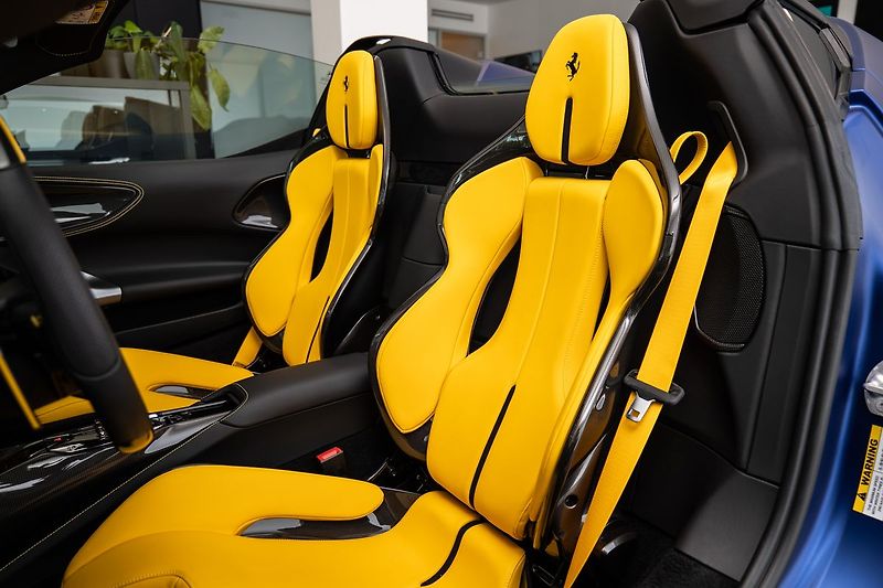 Ferrari SF90 Spider Tailor Made - fotka 8 z 27
