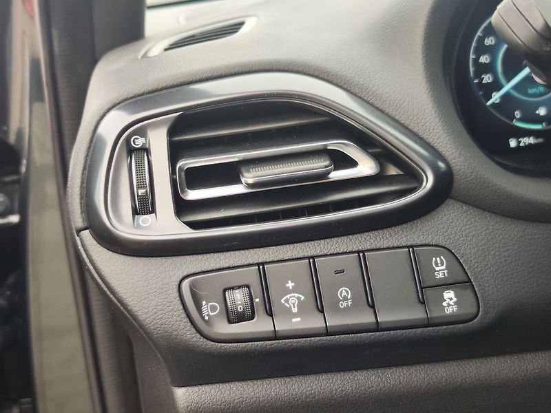 Hyundai i30 1.5 T-GDI/103kW N-Line DCT - fotka 32 z 35
