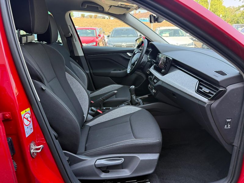 Škoda Kamiq Selection 1.0 TSI 85kw - fotka 11 z 25