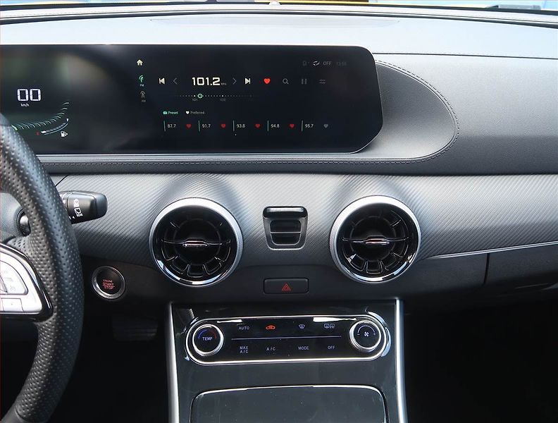 Dongfeng T5 EVO (2024) Luxury 1.5 Turbo - fotka 12 z 22