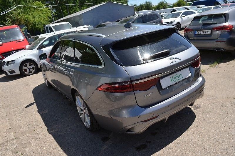 Jaguar XF - fotka 13 z 16