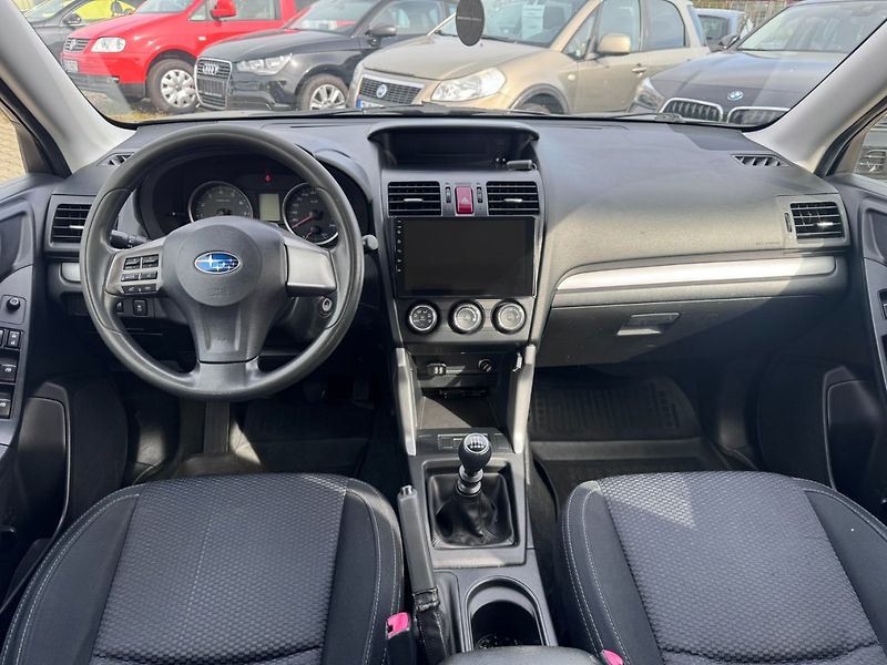Subaru Forester (2014) 4x4 2,0i 110KW STK ITÁLIE - fotka 23 z 49