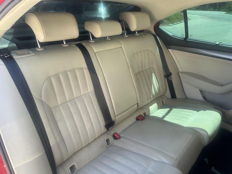 Škoda Superb (2020) 2.0 TDI rezervace - fotka 16 z 30