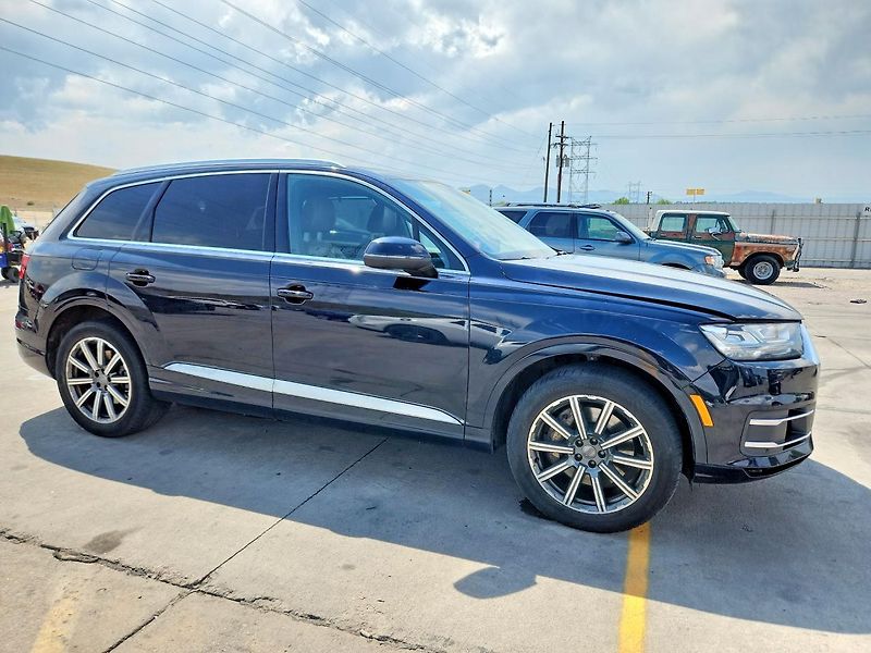 Audi Q7 (2017) Auto na cestě - fotka 4 z 13