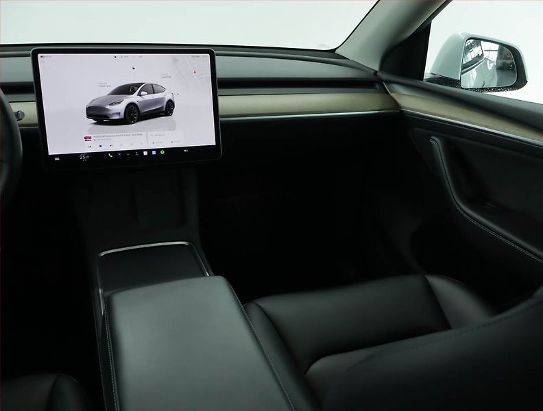 Tesla Model Y (2022) Long Range AWD 79kWh, SoH 92% - fotka 8 z 21