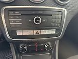 Mercedes-Benz Třídy A (2018) A180d NAVIGACE LED KAMERA - náhled 25