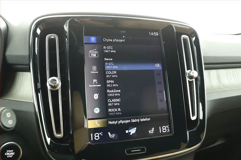 Volvo XC40 (2018) Inscription D4 AWD, 4X4 - fotka 9 z 16