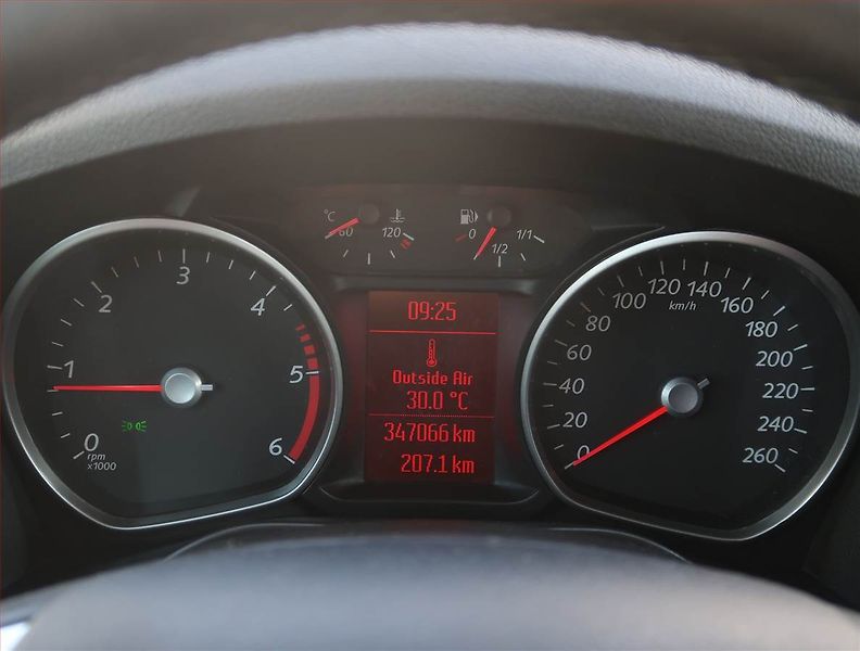 Ford Galaxy (2010) Ghia 2.0 TDCi, 7 míst - fotka 11 z 20