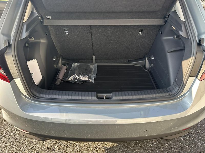 Škoda Fabia CLASSIC 1.0TSI 70kW + tažné - fotka 8 z 13