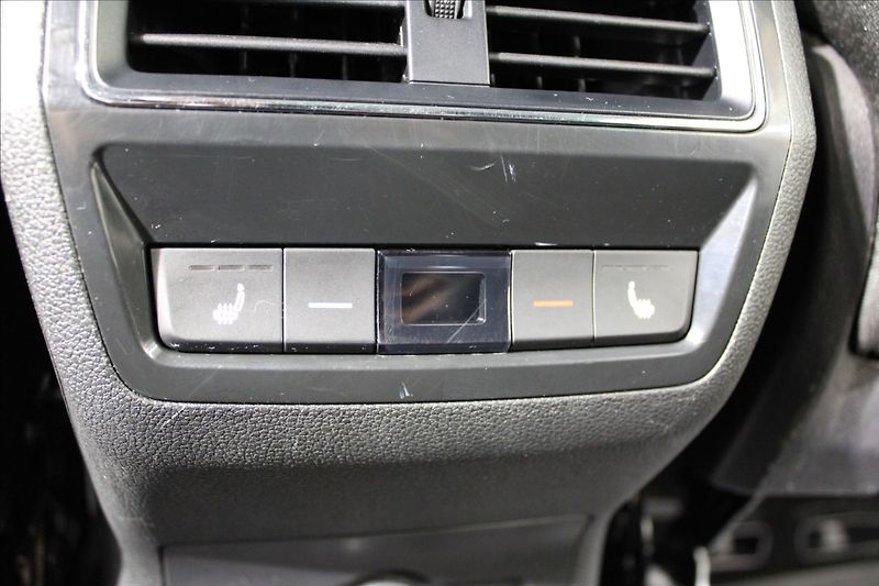 Škoda Karoq 2,0 TDI DSG style 1.maj, CZ - fotka 30 z 33