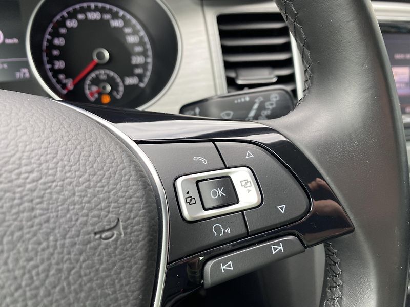 Volkswagen Golf Sportsvan 1.4 TSI 92kW- ALU - PDC -TAŽNÉ - fotka 20 z 46