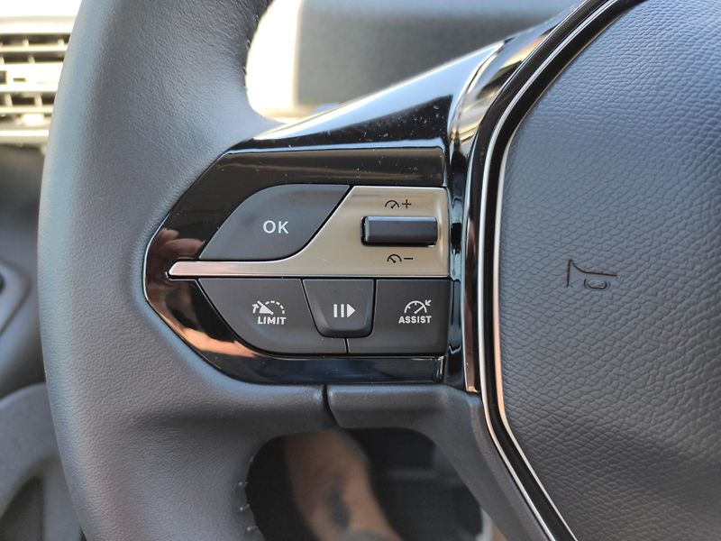 Peugeot Rifter (2025) ALLURE 1.5 HDI AUT 130k - fotka 14 z 23