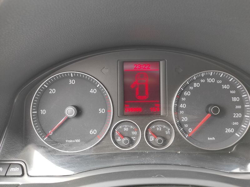 Volkswagen Golf 1.9 TDI Variant Trendline - fotka 13 z 26