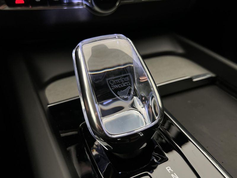 Volvo XC60 B5 AWD DARK PLUS AUT  - fotka 17 z 45