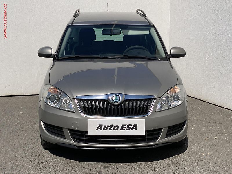 Škoda Roomster (2012) 1.6 TDi, Family, TZ - fotka 2 z 18