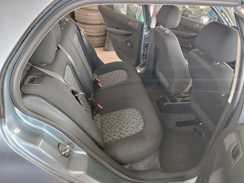 Škoda Fabia (2006) 1,4I,55KW,KLIMA,ALU,NAJ.86tkm - fotka 10 z 44