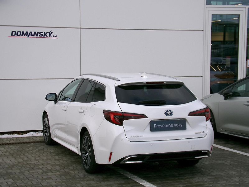 Toyota Corolla TS STYLE 1.8 HEV 103kW e-CVT - fotka 13 z 23