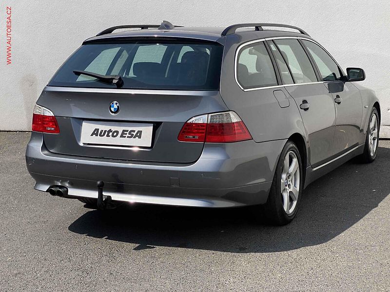 BMW Řada 5 (2007) 3.0d 530d, xDrive, Panor - fotka 4 z 19