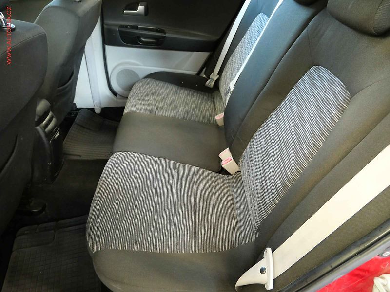 Toyota Auris (2010) 1.6VVTI, ČR, autoAC - fotka 10 z 19