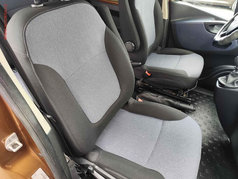 Opel Vivaro (2015) 1.6CDTi 5míst, 107kW, AC, TZ - fotka 9 z 19