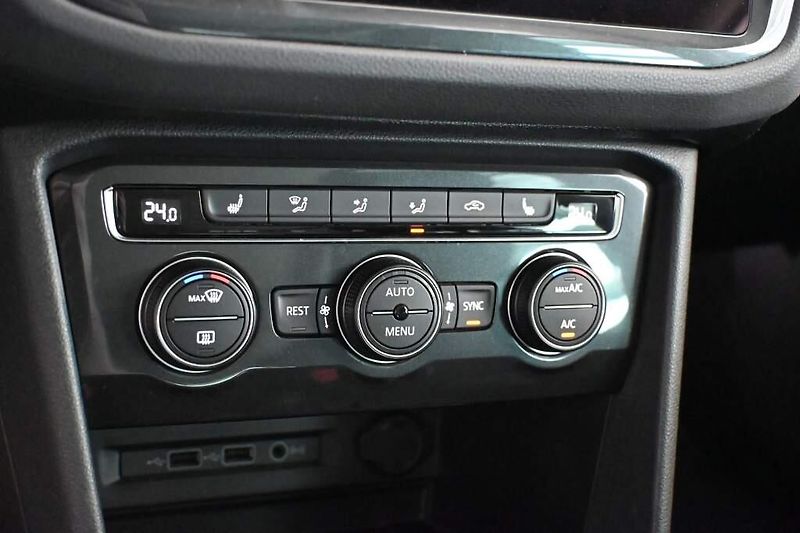 Volkswagen Tiguan (2021) 2.0 4Motion LED Matrix DSG ACC - fotka 24 z 35