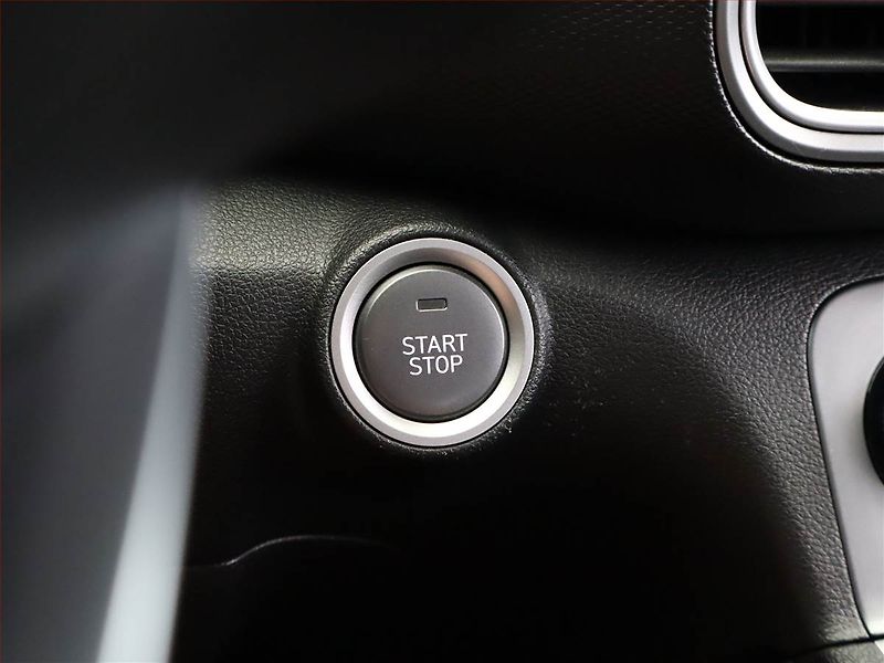 Hyundai Kona (2021) Electric 64 kWh, SoH 100% - fotka 17 z 24