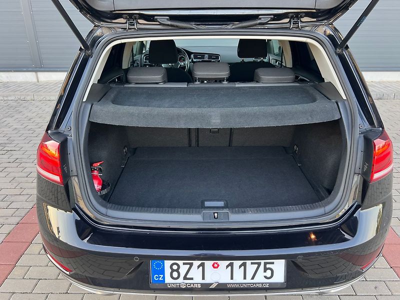 Volkswagen Golf 2.0 TDI-DSG-HIGHLINE - fotka 43 z 45